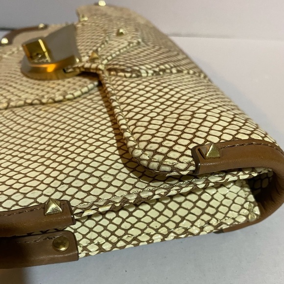 Burlier - Picture 3 of 10